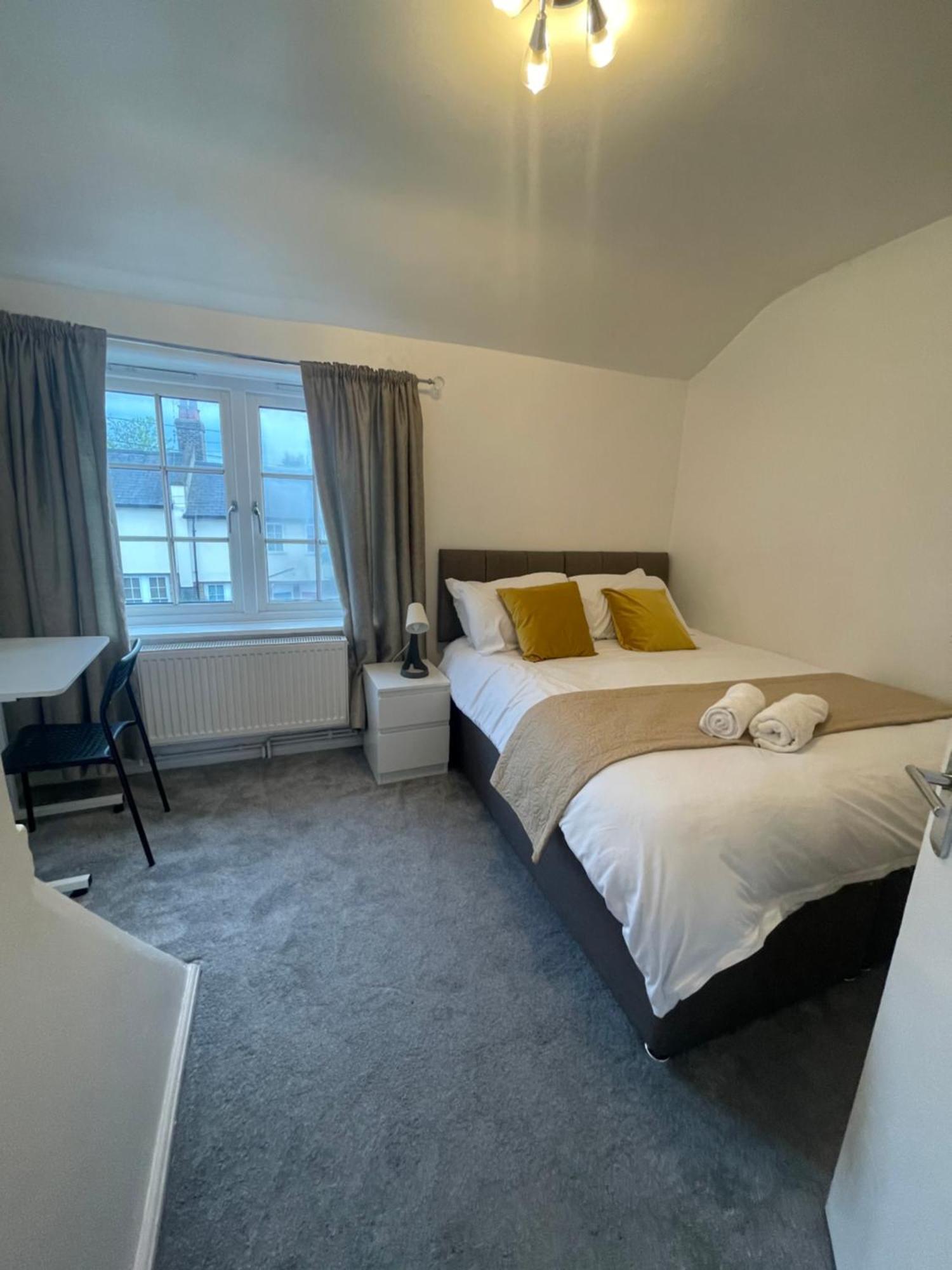 Tooting Lodge London - Cosy 2 Bedroom House With Garden, 5 Mins Walk To Tube Station ภายนอก รูปภาพ
